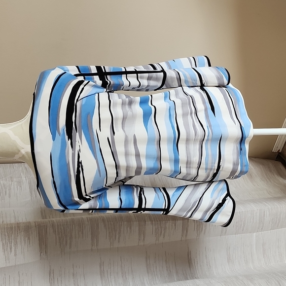 Calvin Klein Long Sleeve Shirt - Picture 3 of 5